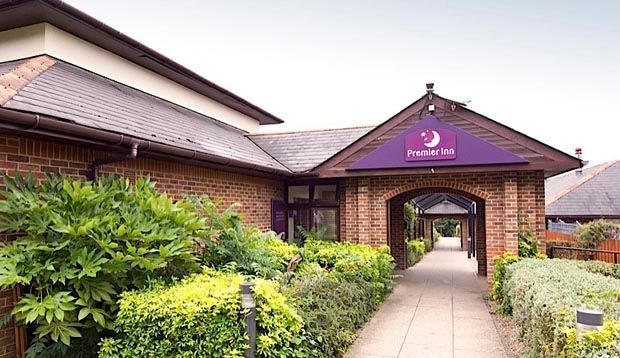 Premier Inn High Wycombe/Beaconsfield Bagian luar foto
